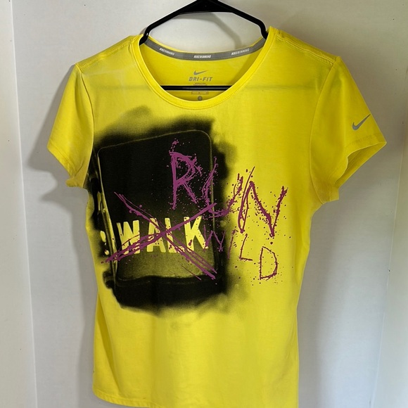 Nike Tops - Nike running neon yellow run wild short sleeve top size small